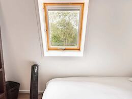 Charming Holiday Home in Poortugaal With Garden