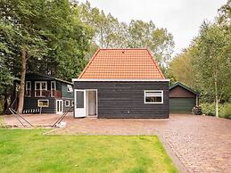 Charming Holiday Home in Poortugaal With Garden