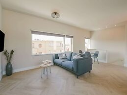 Flat With sea View and Parking