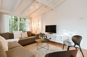 Attractive Bungalow in Ouddorp With Garden