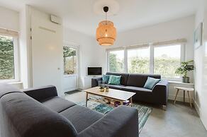 Large, Elegantly Furnished Holiday Home With Lots of Privacy on a Fami