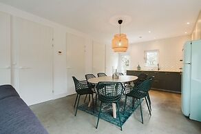 Large, Elegantly Furnished Holiday Home With Lots of Privacy on a Fami