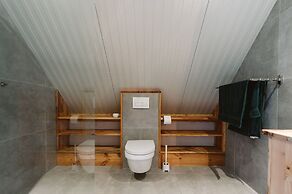 Large, Elegantly Furnished Holiday Home With Lots of Privacy on a Fami