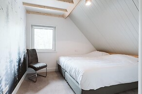 Large, Elegantly Furnished Holiday Home With Lots of Privacy on a Fami