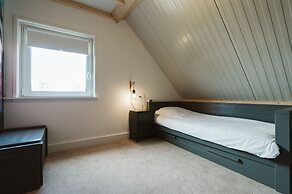 Large, Elegantly Furnished Holiday Home With Lots of Privacy on a Fami