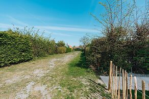 Large, Elegantly Furnished Holiday Home With Lots of Privacy on a Fami