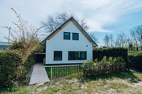 Large, Elegantly Furnished Holiday Home With Lots of Privacy on a Fami