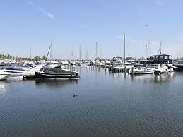 Pleasant Vacation Home With Shared Pool