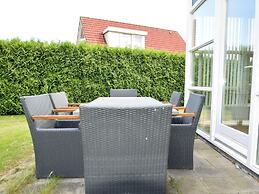 Pleasant Vacation Home With Shared Pool