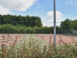 Pleasant Vacation Home With Shared Pool