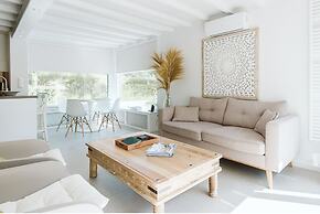 Attractively Furnished Bungalow is Located 1.5 km From the Ouddorp Bea