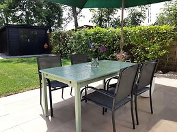 Stylish Holiday Home by the sea