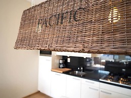 Modern Apartment Overlooking the Harbor