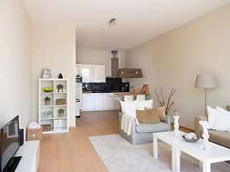 Modern Apartment Overlooking the Harbor