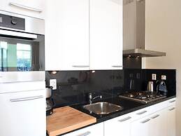 Modern Apartment Overlooking the Harbor