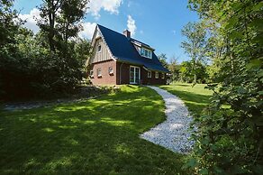 Luxurious 6-person Holiday Villa With a Forest Garden of 4000 m2