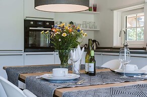 Luxurious 6-person Holiday Villa With a Forest Garden of 4000 m2