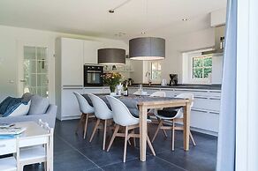 Luxurious 6-person Holiday Villa With a Forest Garden of 4000 m2