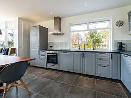 Detached new 10-person Villa in Holiday Park