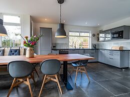 Detached new 10-person Villa in Holiday Park