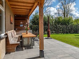 Detached new 10-person Villa in Holiday Park