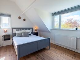 Detached new 10-person Villa in Holiday Park