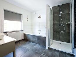 Detached new 10-person Villa in Holiday Park