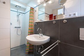 Holiday Home in the Middle of the Green North Sea Park Near the Beach 