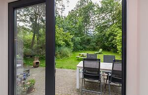 Holiday Home in Dishoek With Garden