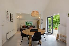 Holiday Home in Dishoek With Garden