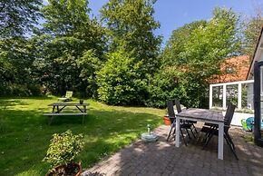 Holiday Home in Dishoek With Garden