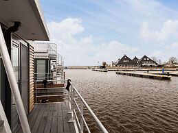 Houseboat With Roof Terrace and Beautiful View