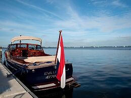 Houseboat With Roof Terrace and Beautiful View