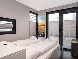 Houseboat With Roof Terrace and Beautiful View