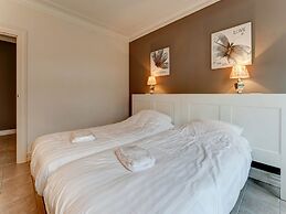 Tranquil Apartment in Sint Maartensbrug