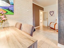 Tranquil Apartment in Sint Maartensbrug