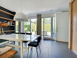 Spacious and Stylish Family Home in Grou