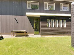 Spacious and Stylish Family Home in Grou