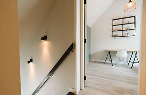 Atmospheric Luxury Sustainable Home With Spacious Garden