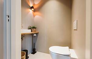 Atmospheric Luxury Sustainable Home With Spacious Garden