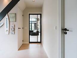 Atmospheric Luxury Sustainable Home With Spacious Garden