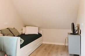 Atmospheric Luxury Sustainable Home With Spacious Garden