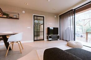 Atmospheric Luxury Sustainable Home With Spacious Garden