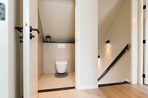 Atmospheric Luxury Sustainable Home With Spacious Garden