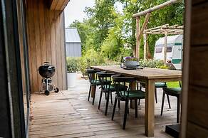 Atmospheric Luxury Sustainable Home With Spacious Garden