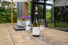 Atmospheric Luxury Sustainable Home With Spacious Garden