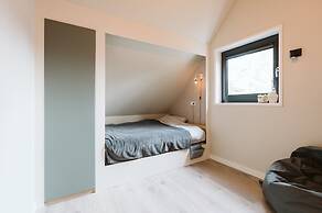 Atmospheric Luxury Sustainable Home With Spacious Garden