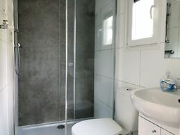 Rural Chalet in Sint Maarten With Shared Pool