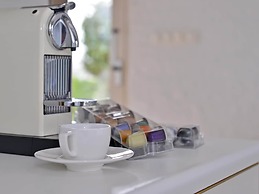 Modern Furnished Detached Bungalow, Located on the Marina