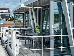 Waterlodge Blue Lagoon on Jetty for 4 People